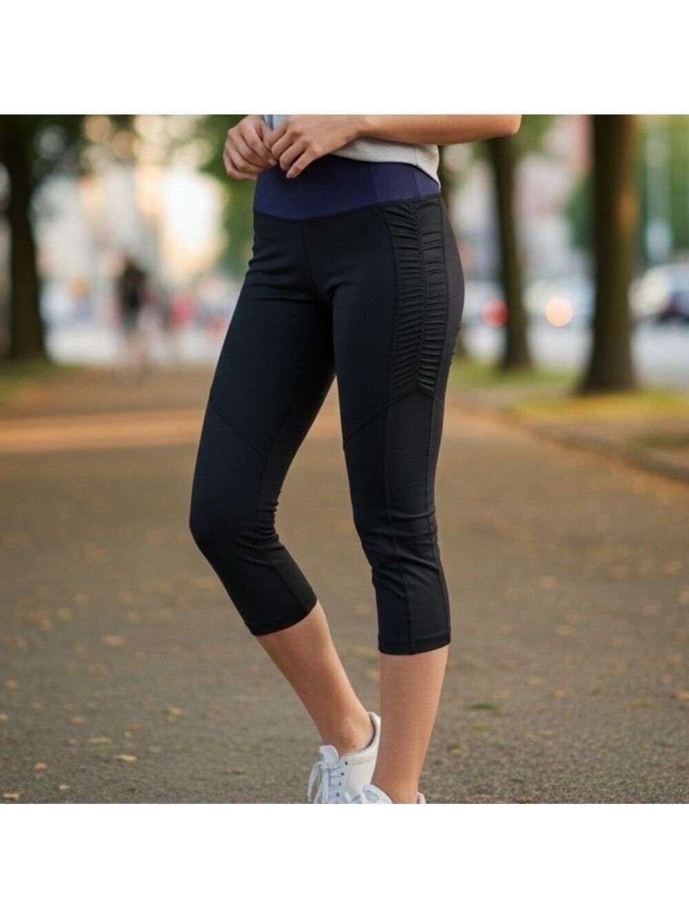 Lululemon Athletica Black Purple Cropped Pants Large #LEG10 - Picture 1 of 9